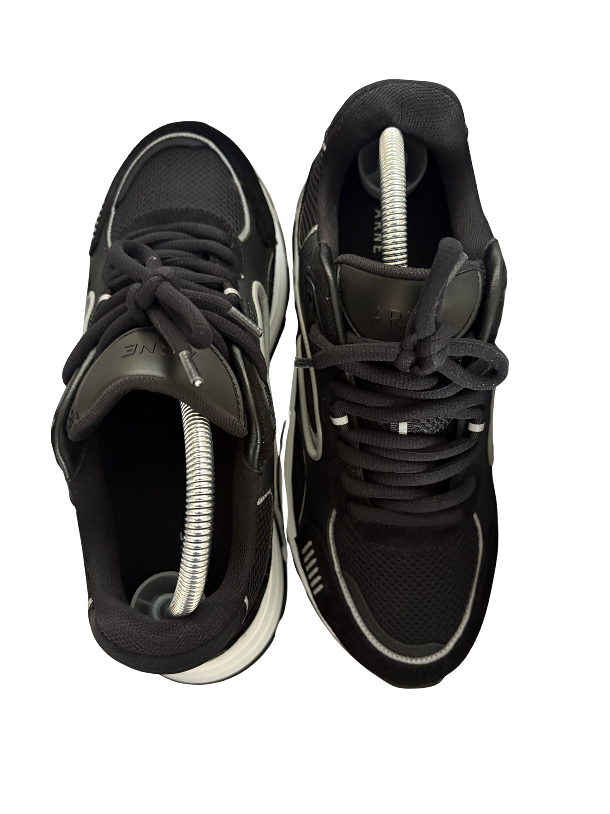 Black Arne Runners - Size 8