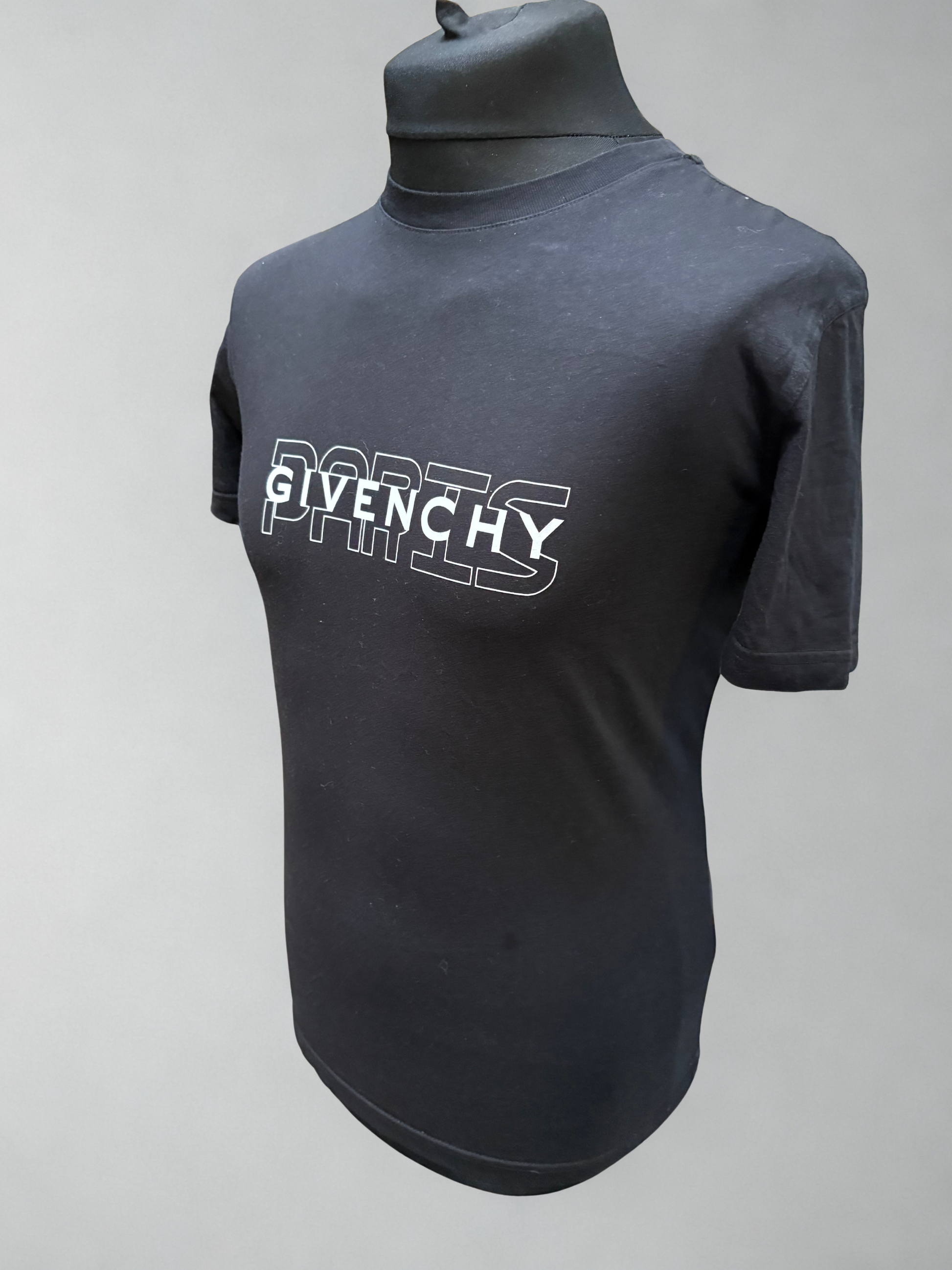 Black Givenchy T-Shirty Large